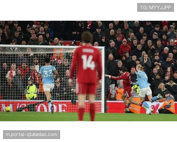 索博斯洛伊世界波破门利物浦1-0领先曼城