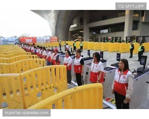 志愿者眼中的举重世界杯：那些汗水、欢呼与未举起的重量